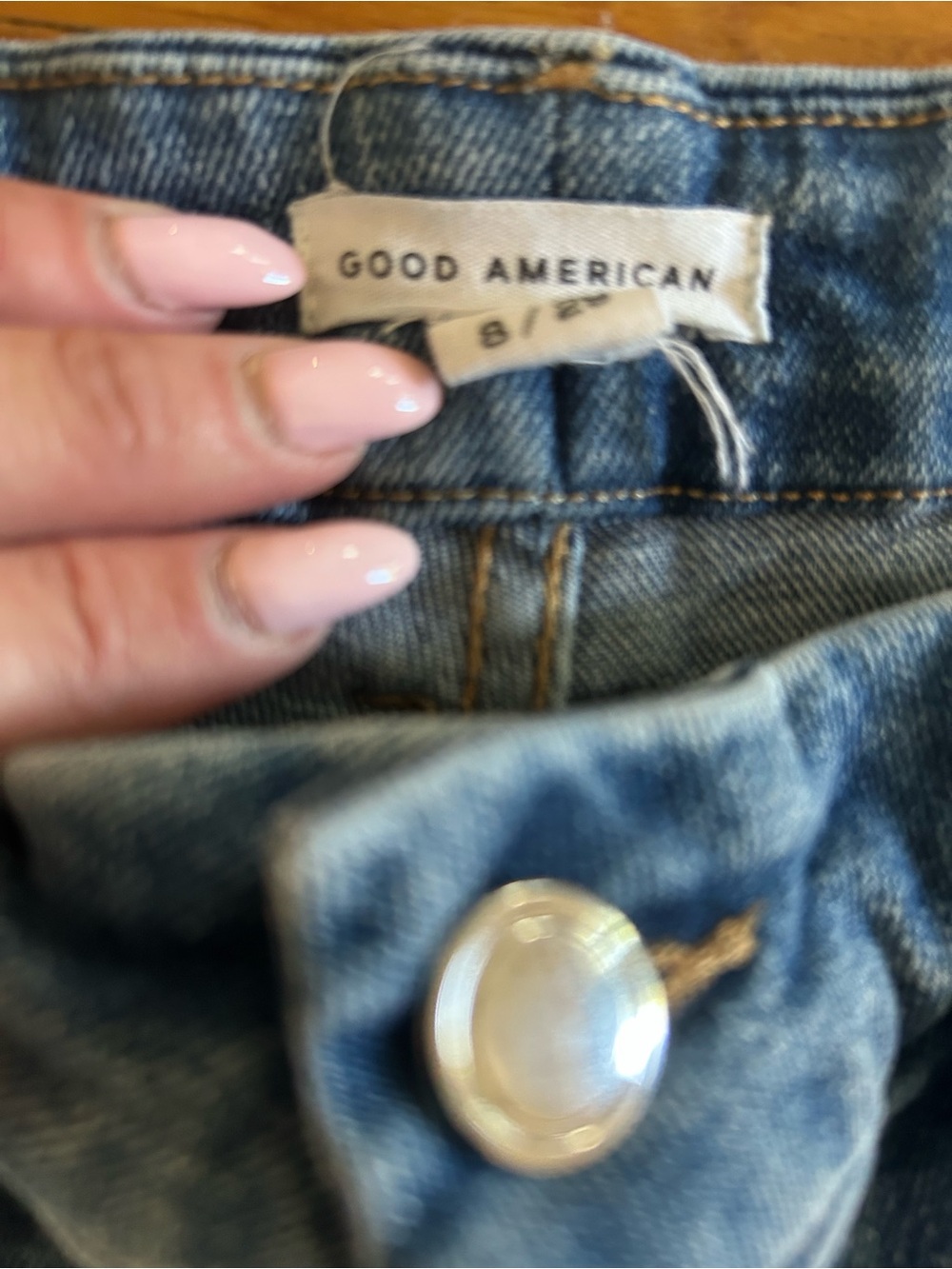 Good American Split Twist Hem Med Wash Flare Jeans in Women’s 8/29 - Picture 5 of 9